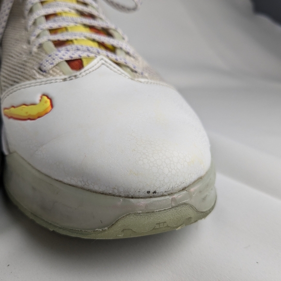 NIKE LeBron 19 Low Magic Fruity PEBBLES Men Shoes Size 13 White Red And Yellow - Picture 4 of 16